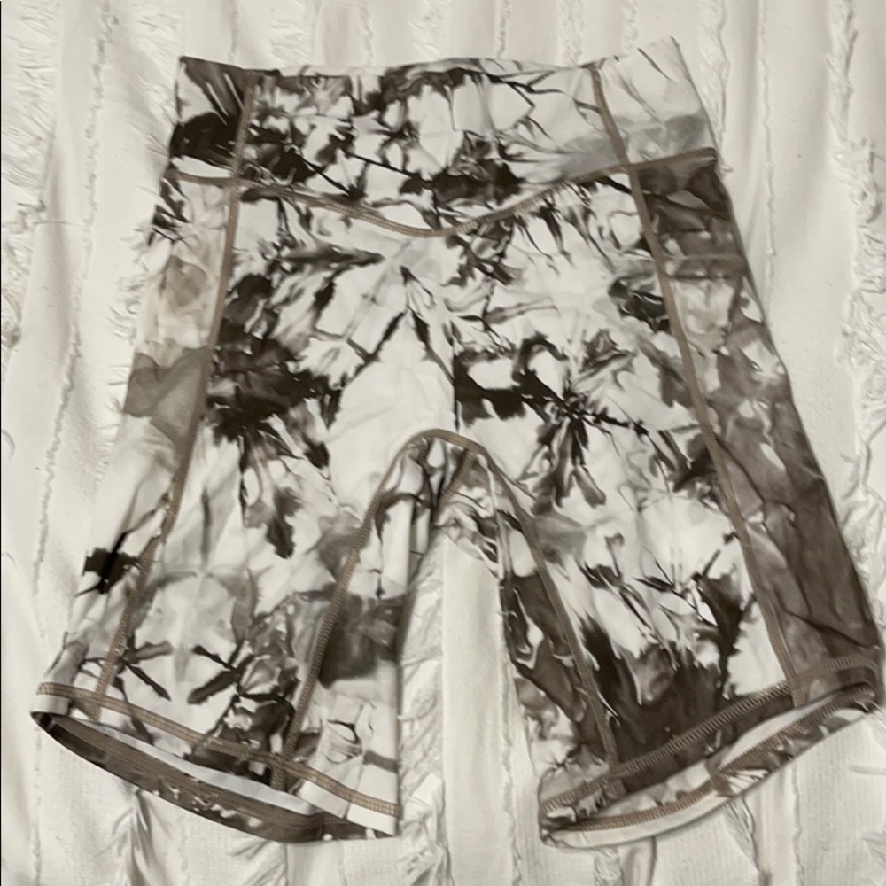NWT Balance Athletica Tie Tye Sea Salt Rider Short